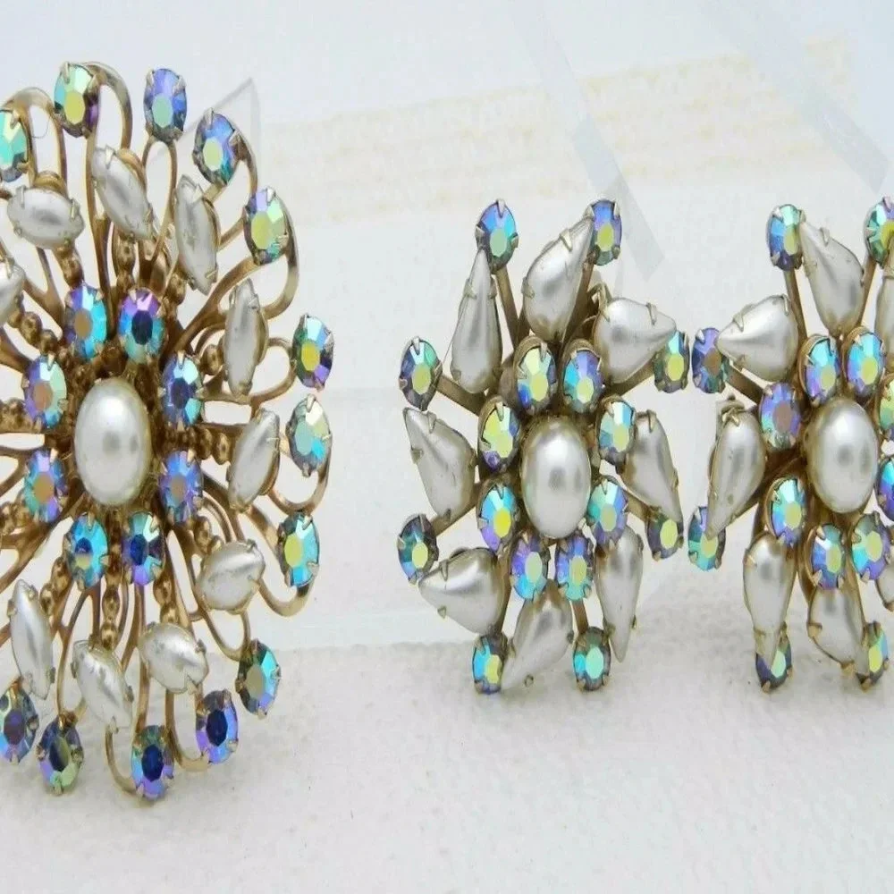 Gold Tone Faux Pearl Blue AB Rhinestone Star Set